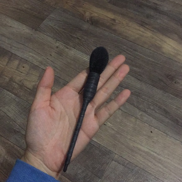 BRAND NEW NARS yachiyo 27# brush - Picture 2 of 3